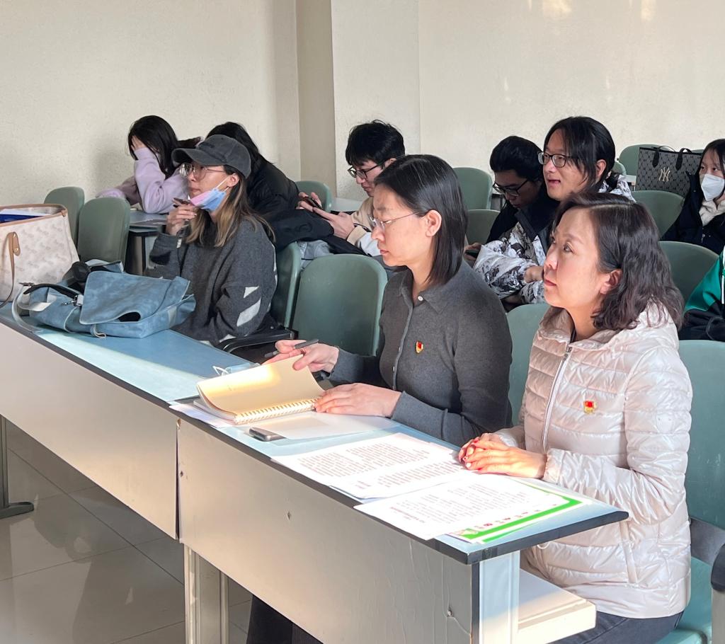 悟空体育2020级、2022级召开2023年春季学期第一次班会